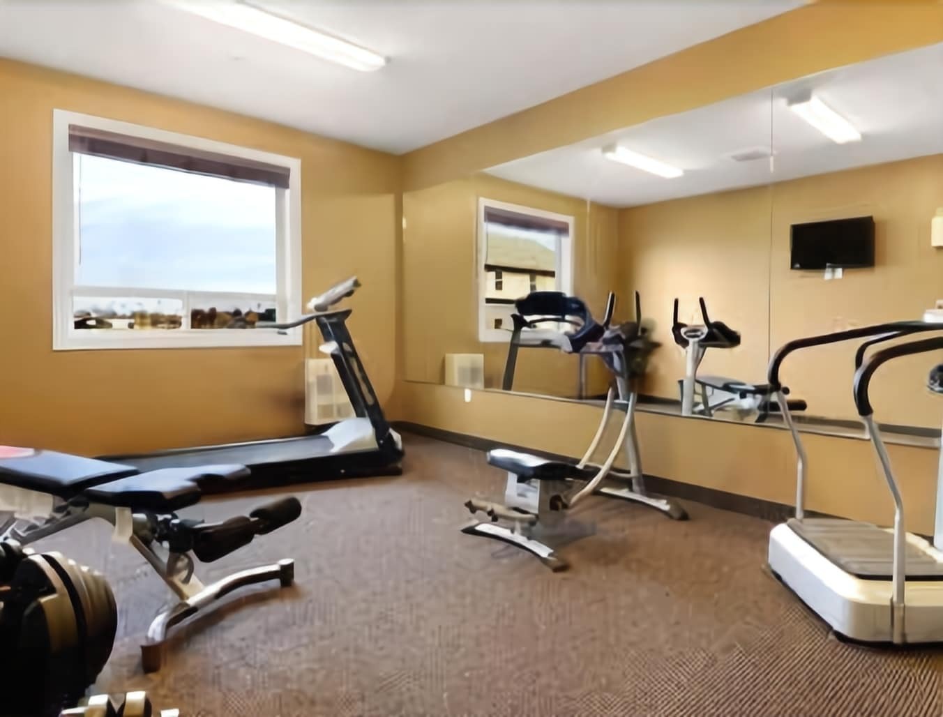 Ramada By Wyndham Cold Lake מראה חיצוני תמונה