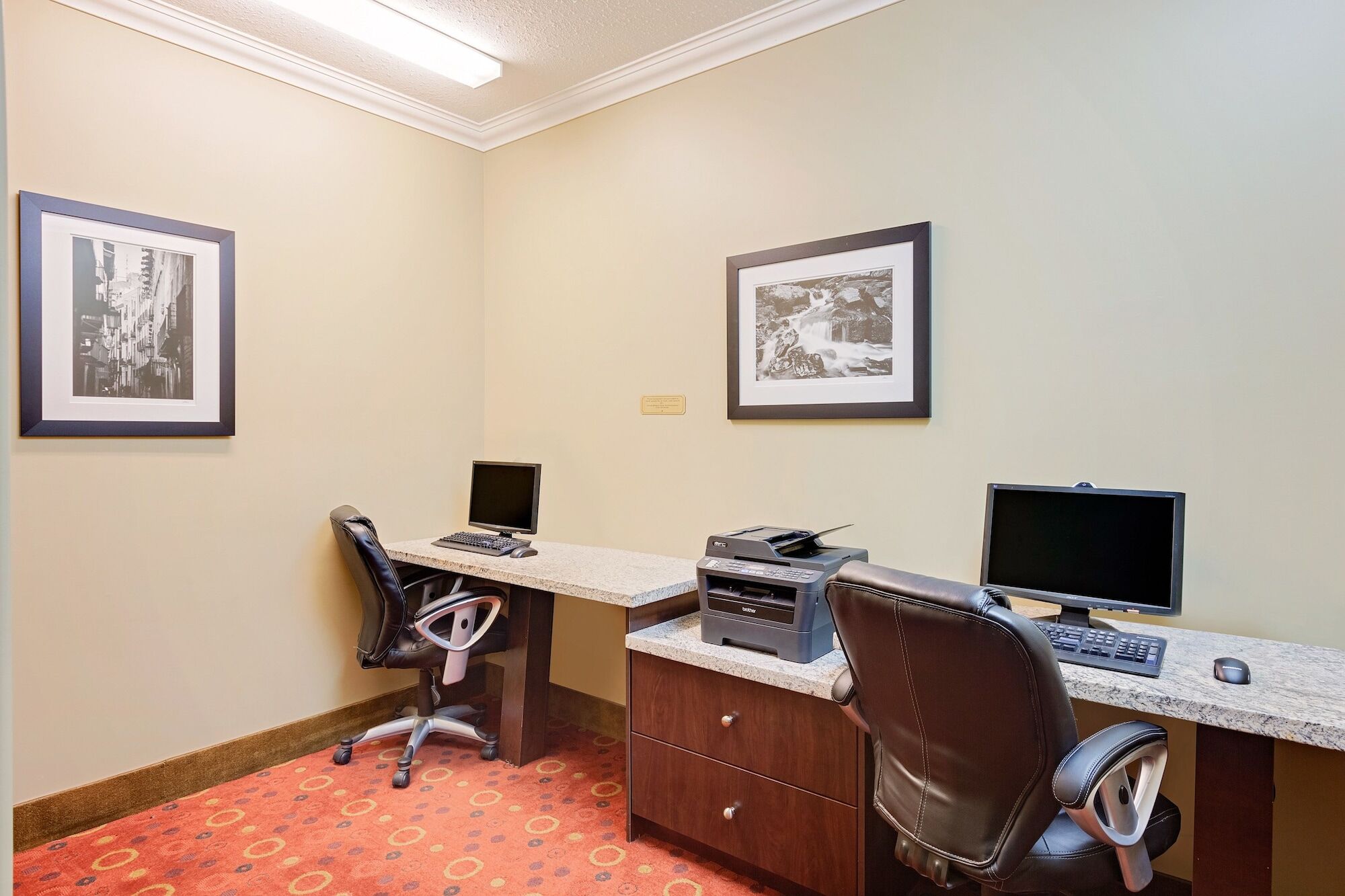 Ramada By Wyndham Cold Lake מראה חיצוני תמונה